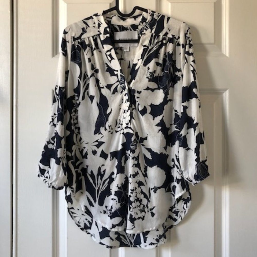 Amour Vert Silk Blouse in Blue & White Floral